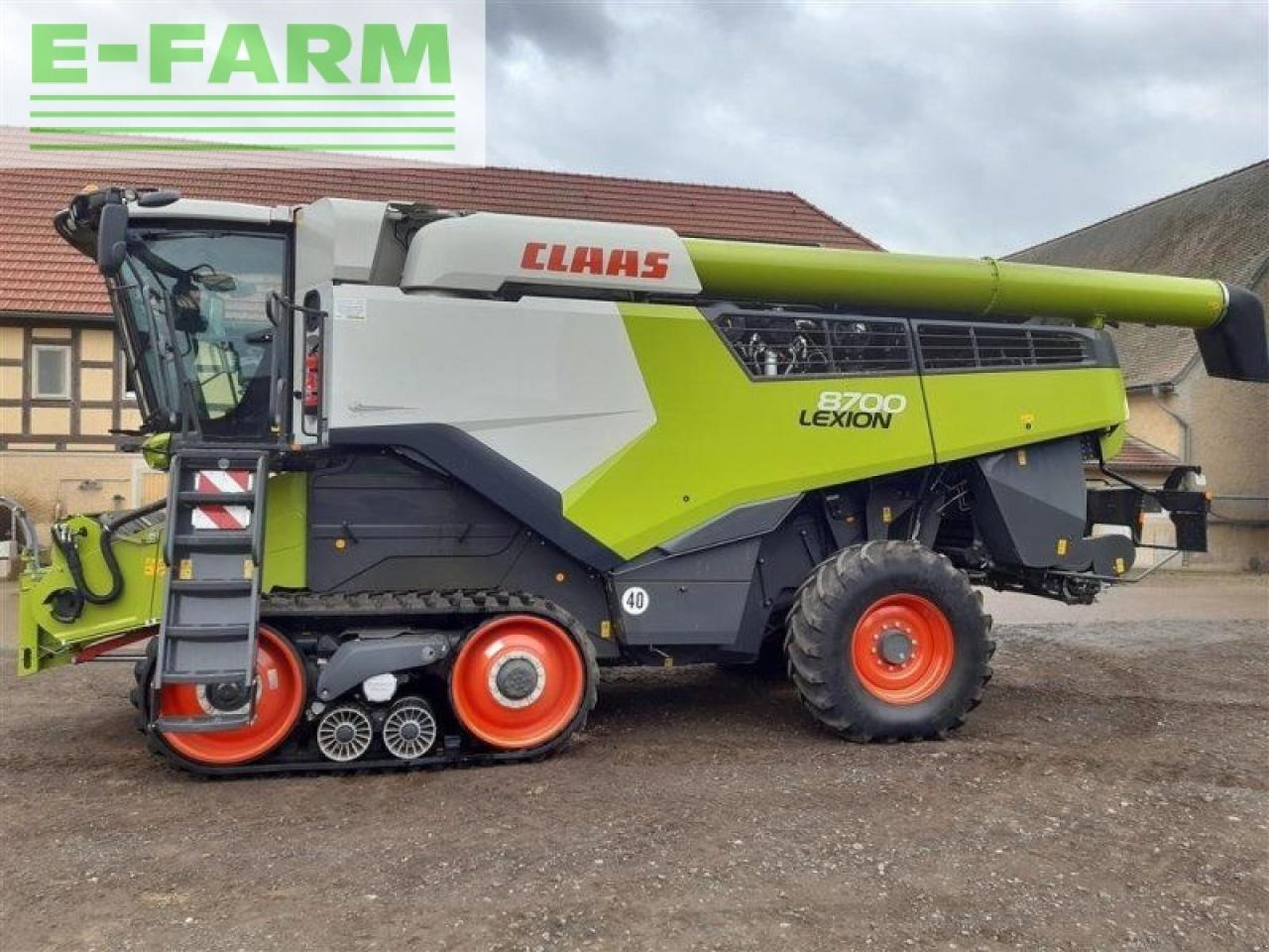 Combine harvester CLAAS lexion 8700 tt