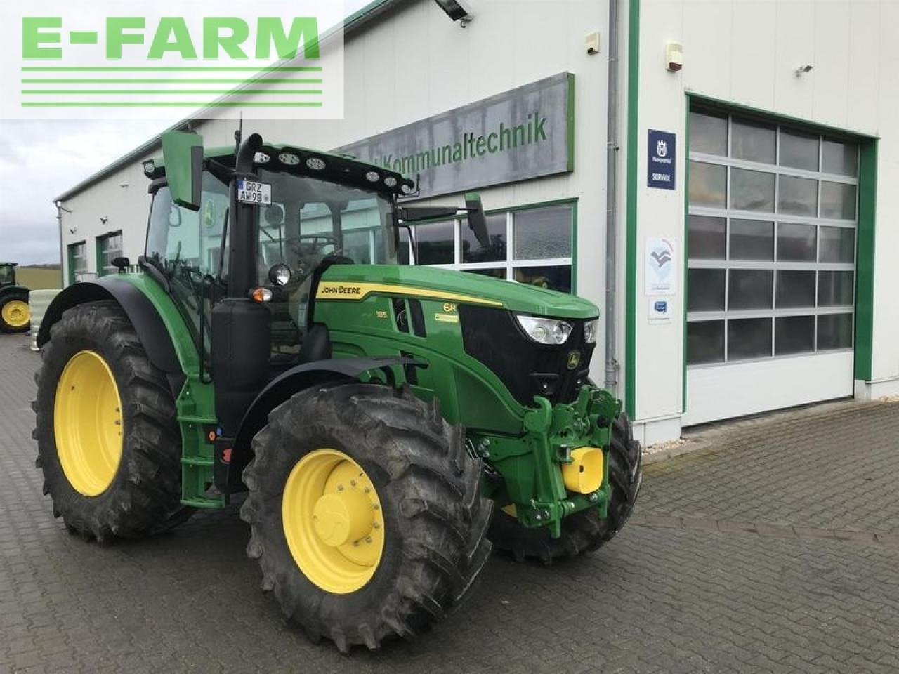 Farm tractor John Deere 6r 185