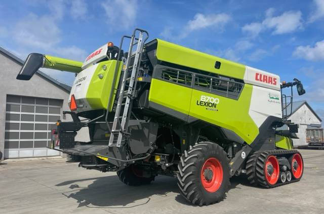 Combine harvester CLAAS Lexion 8700 Terra Trac