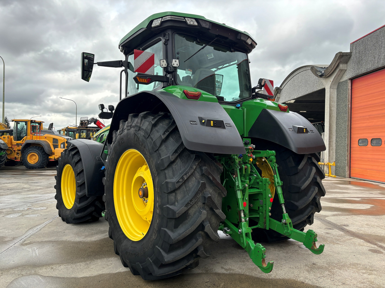 Farm tractor JOHN DEERE 8R340