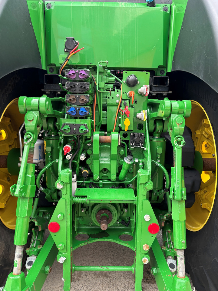 Farm tractor JOHN DEERE 8R340