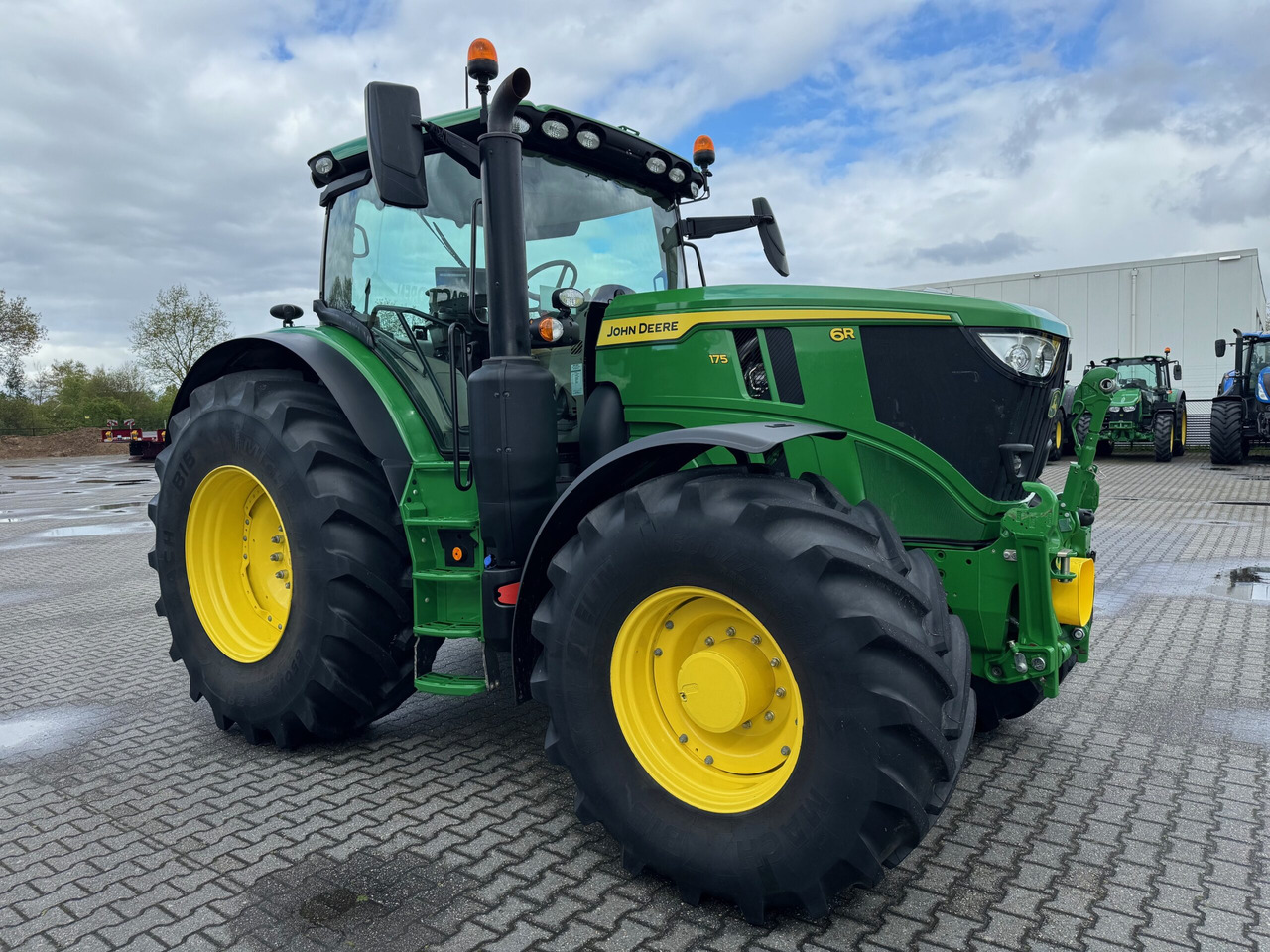 Farm tractor John Deere 6R175