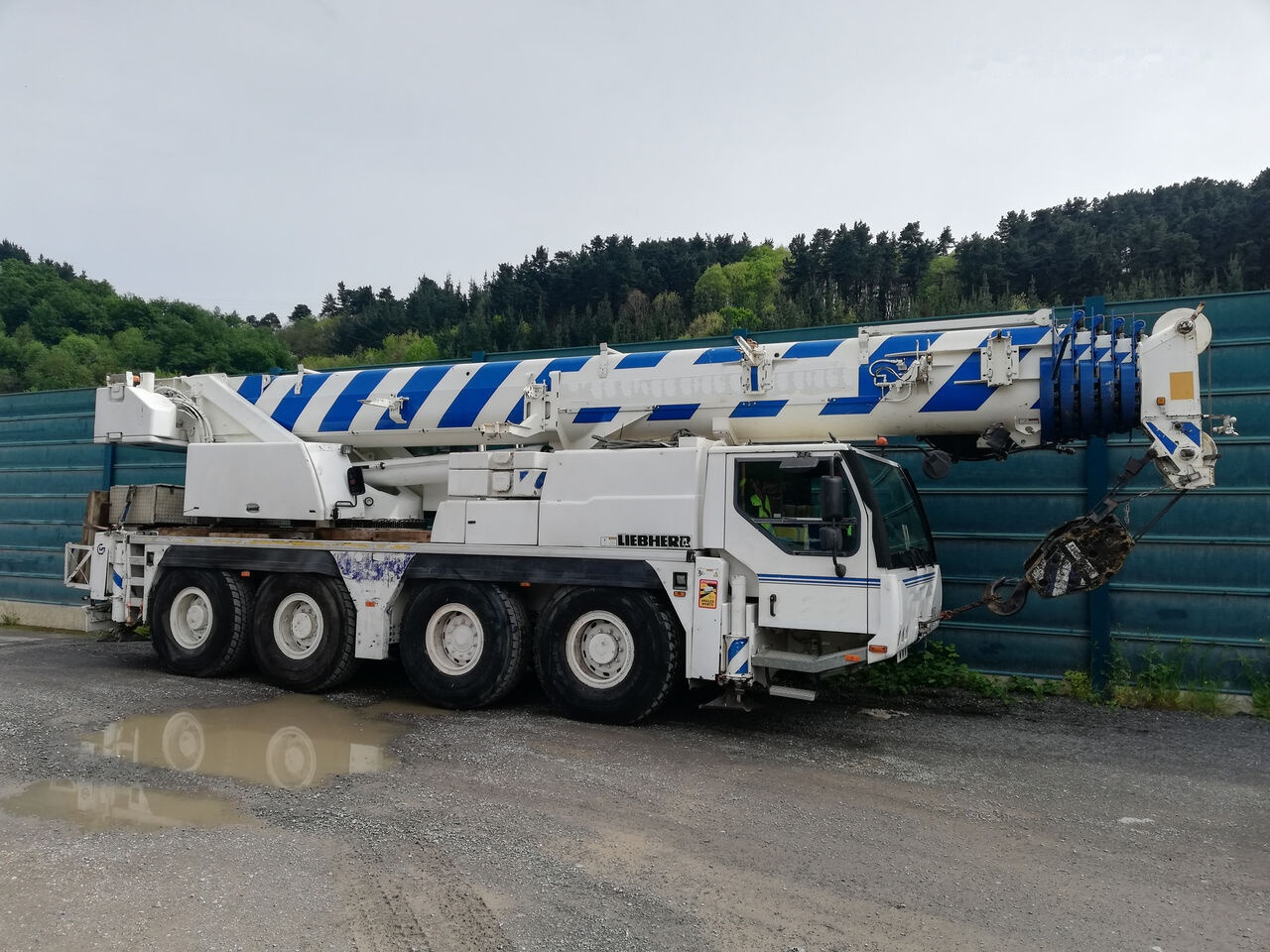 Mobile crane Liebherr LTM 1070 4.1