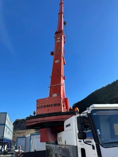 Mobile crane Liebherr LTM 1090-2