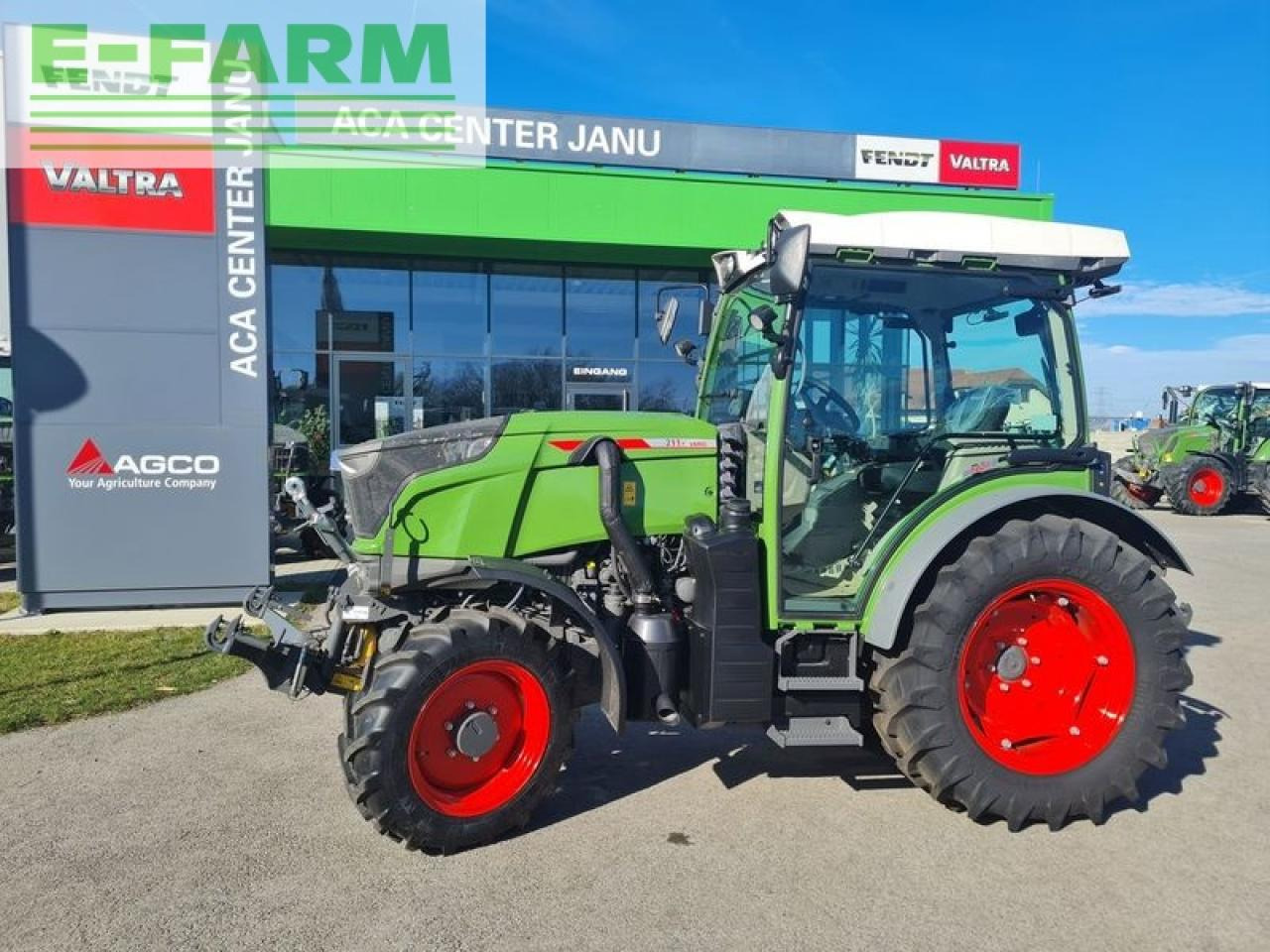 Farm tractor Fendt 211 vario f