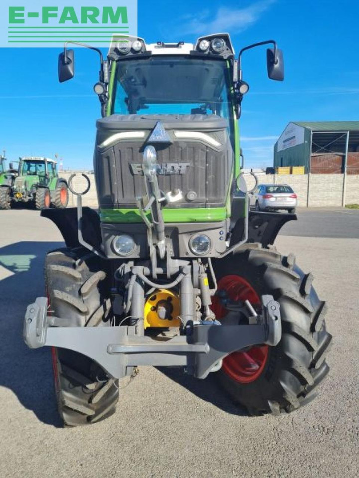 Farm tractor Fendt 211 vario f