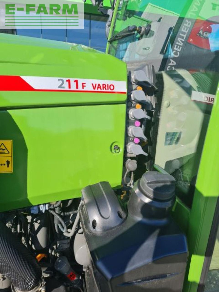 Farm tractor Fendt 211 vario f