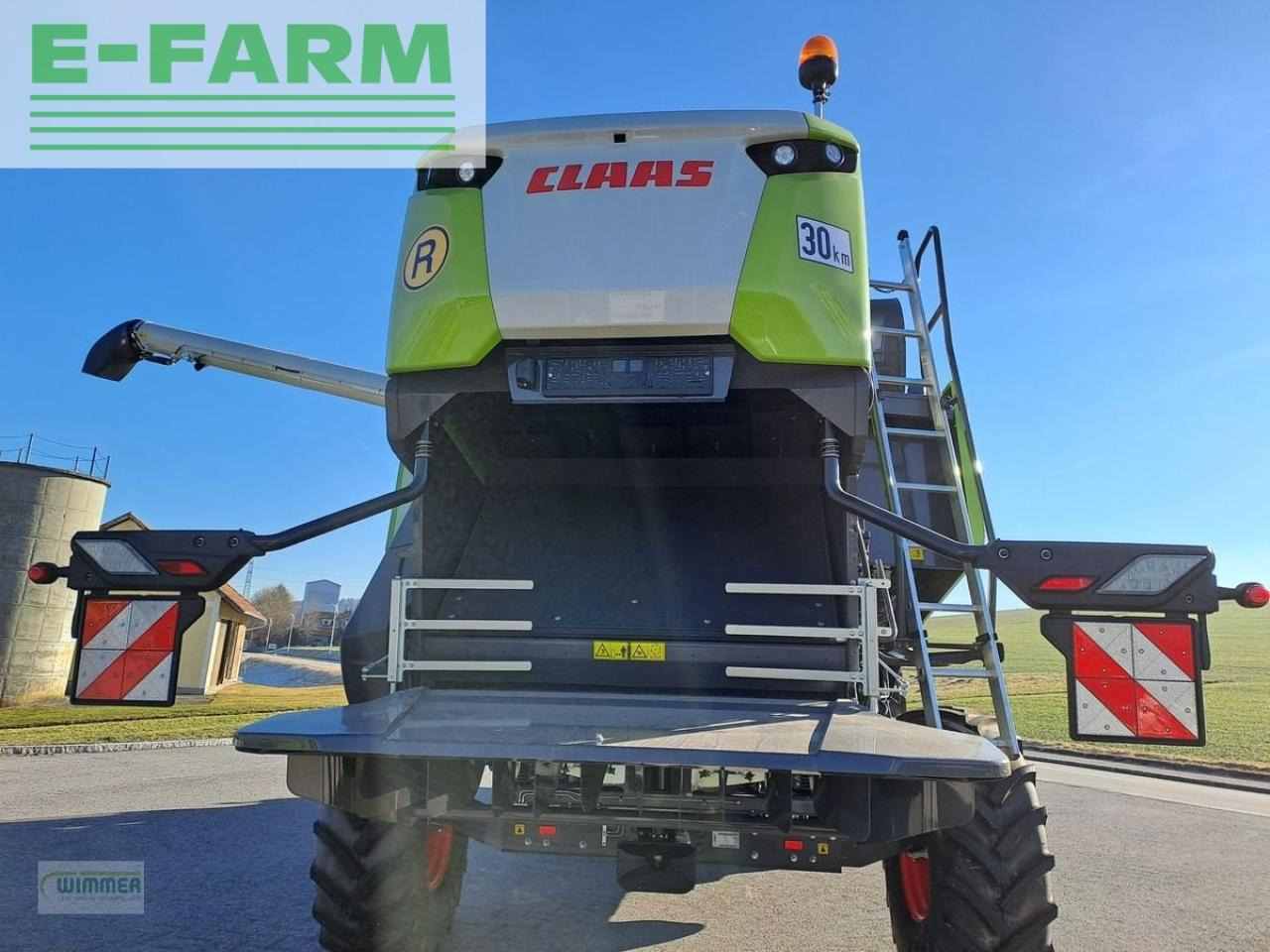 Combine harvester CLAAS trion 520