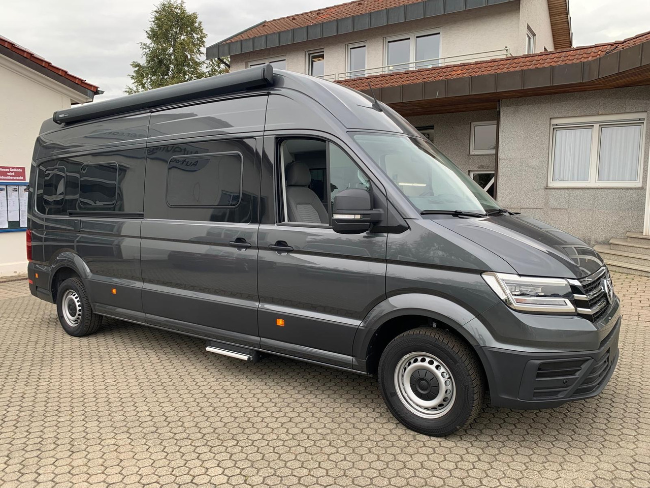 Camper van VW Grand California 680 LED Dieselheizung PV Kamera