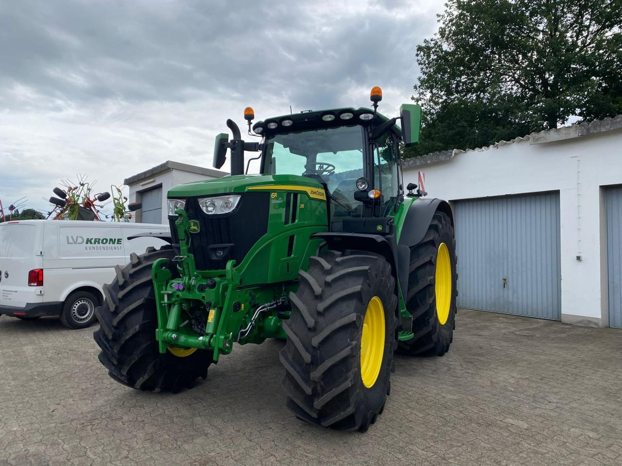 Farm tractor John Deere 6R 215