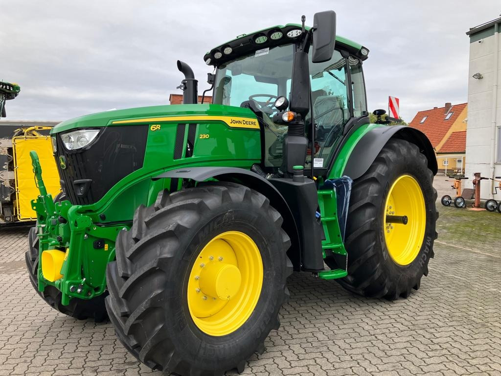 New Farm tractor John Deere 6R 230 **MIETRÜCKLÄUFER**