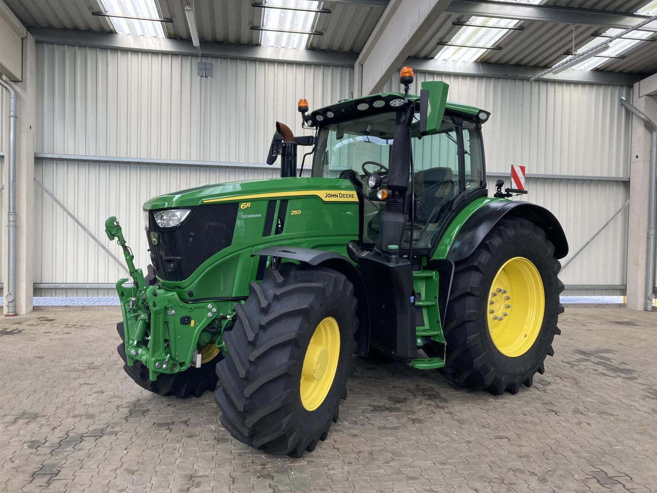 Farm tractor John Deere 6R 250