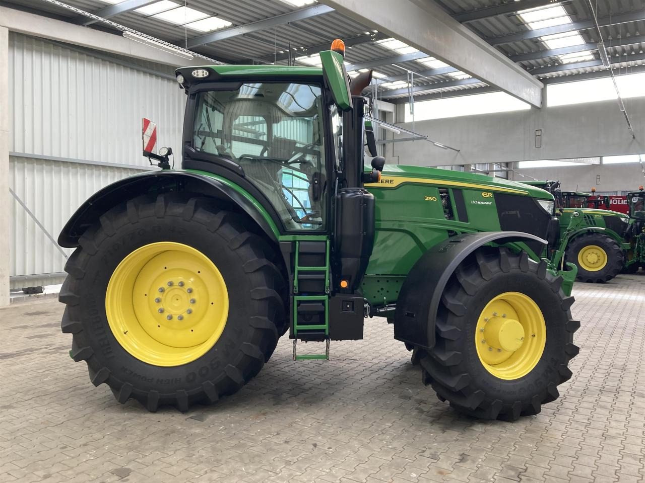 Farm tractor John Deere 6R 250