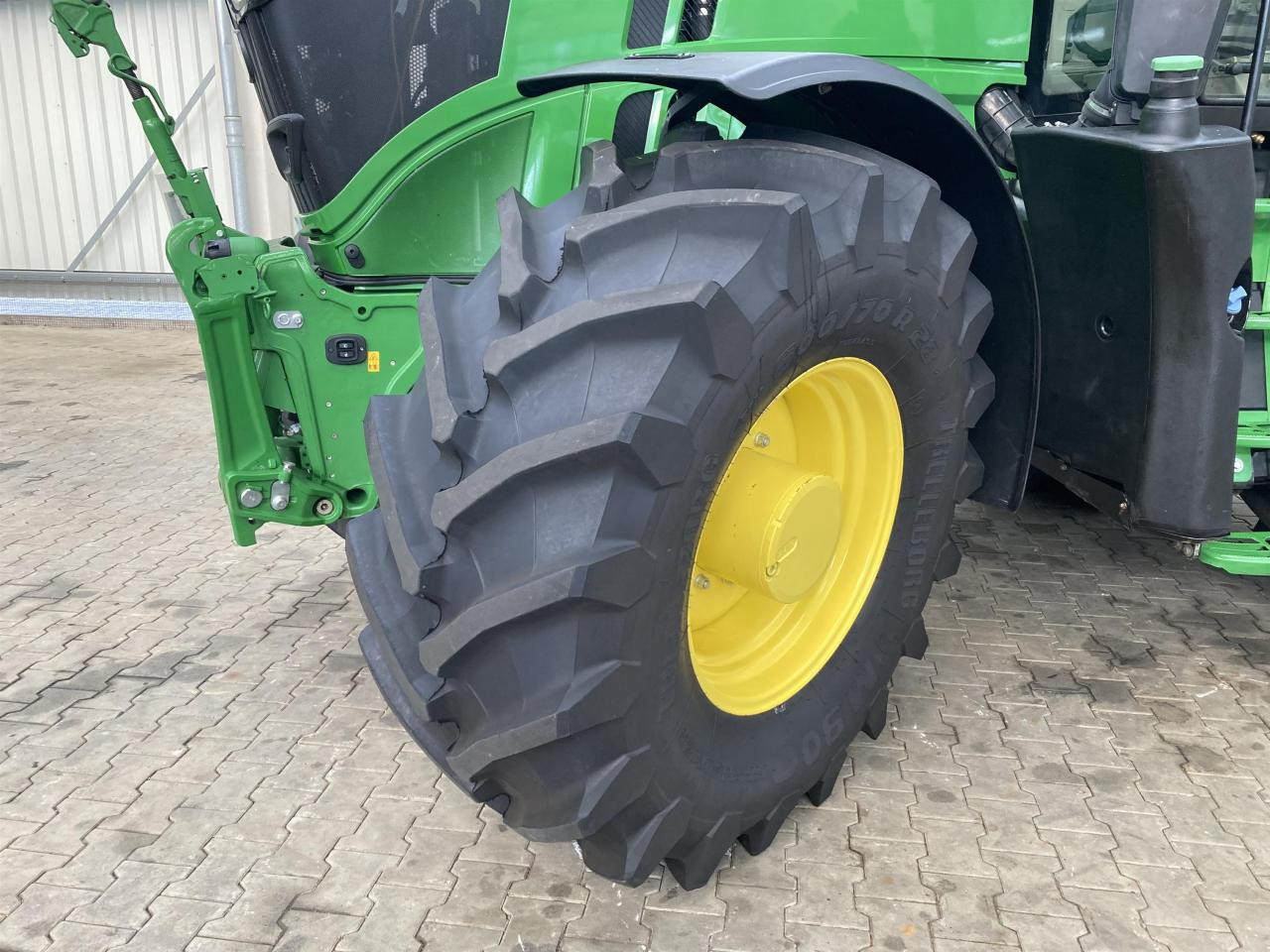 Farm tractor John Deere 6R 250