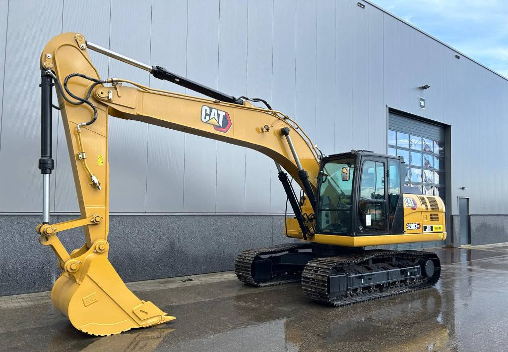 New Crawler excavator CAT 320 D3 GC