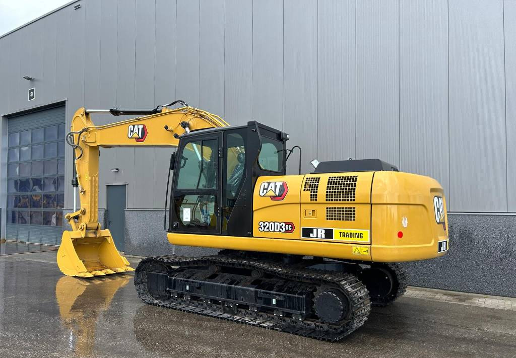 New Crawler excavator CAT 320 D3 GC