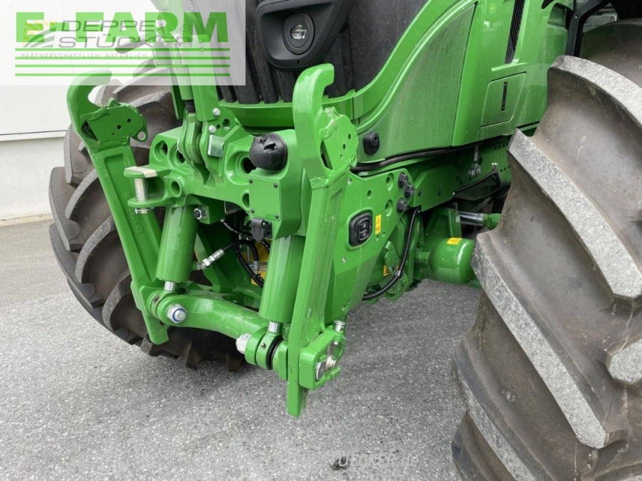 Farm tractor John Deere 6r 215