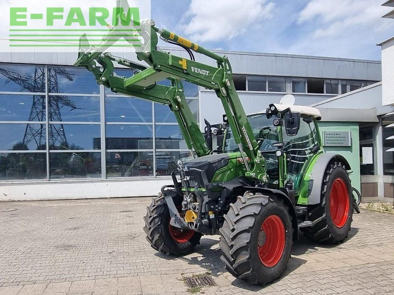 Farm tractor Fendt 211 vario