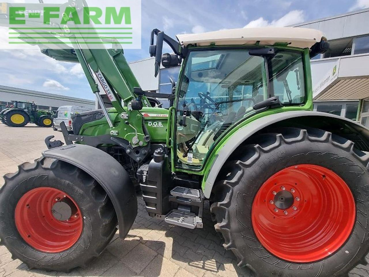 Farm tractor Fendt 211 vario