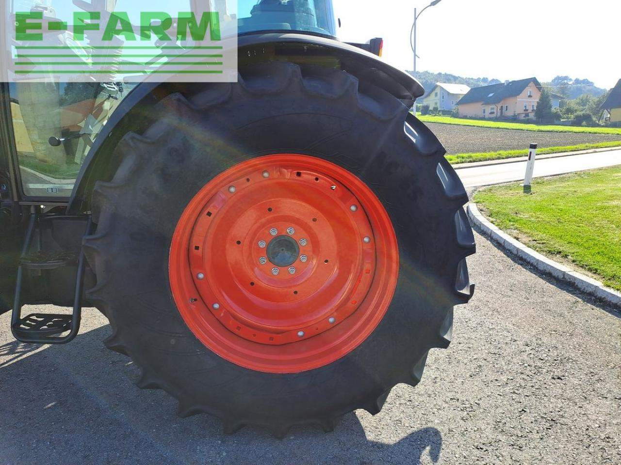 Farm tractor CLAAS axos 240