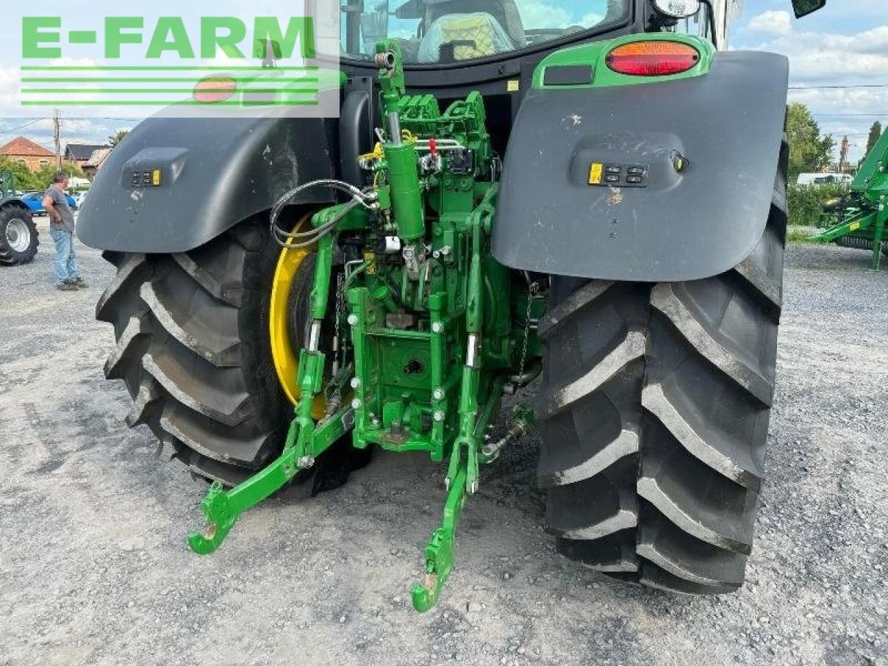 Farm tractor John Deere 6r185