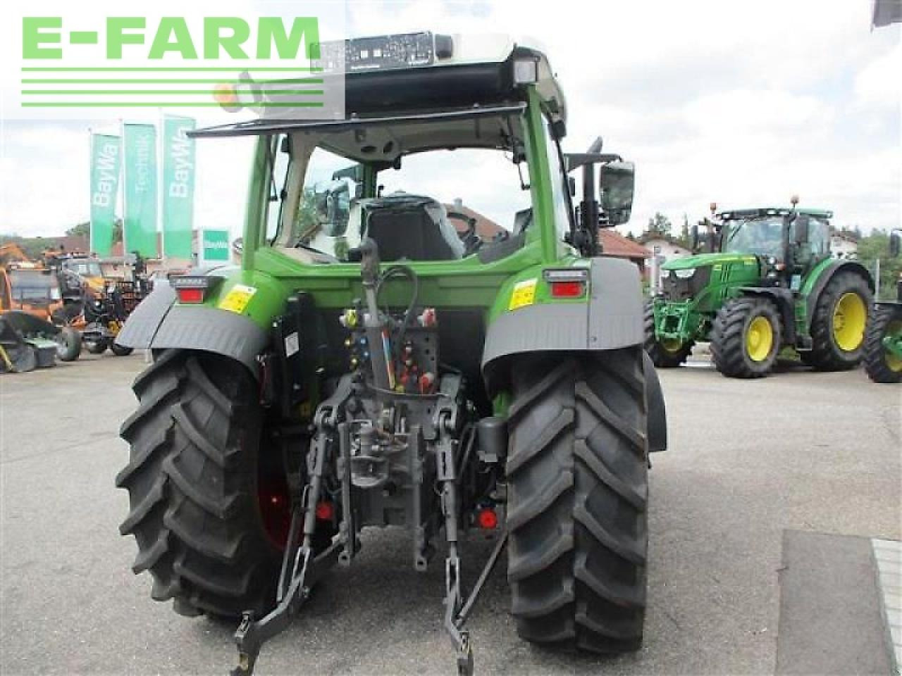 Farm tractor Fendt 211 s vario gen3 profi set2