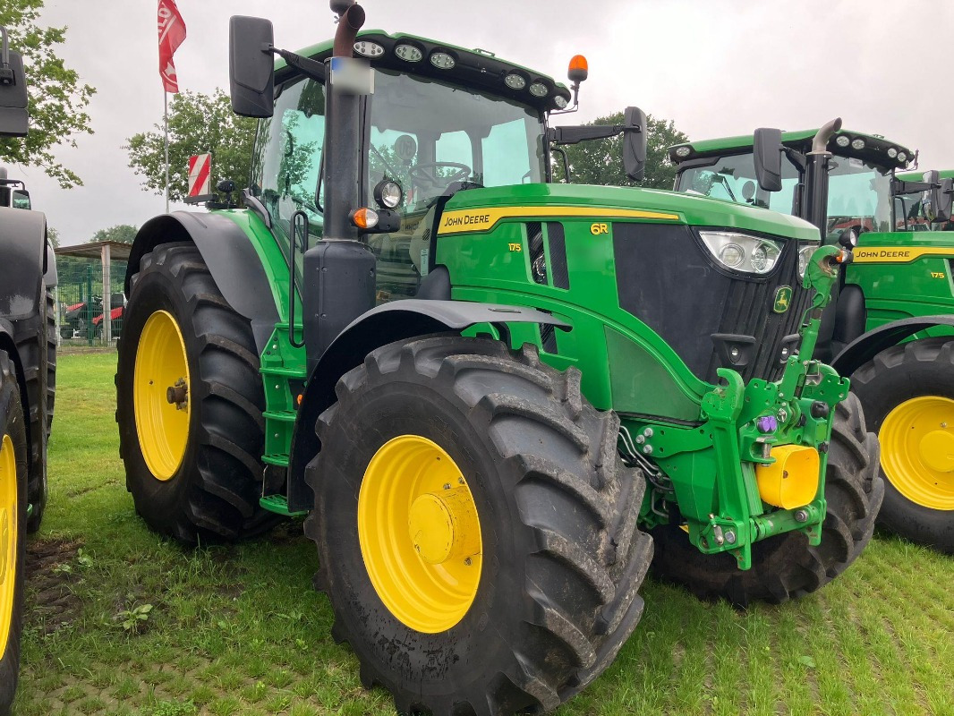 Farm tractor John Deere 6R 175