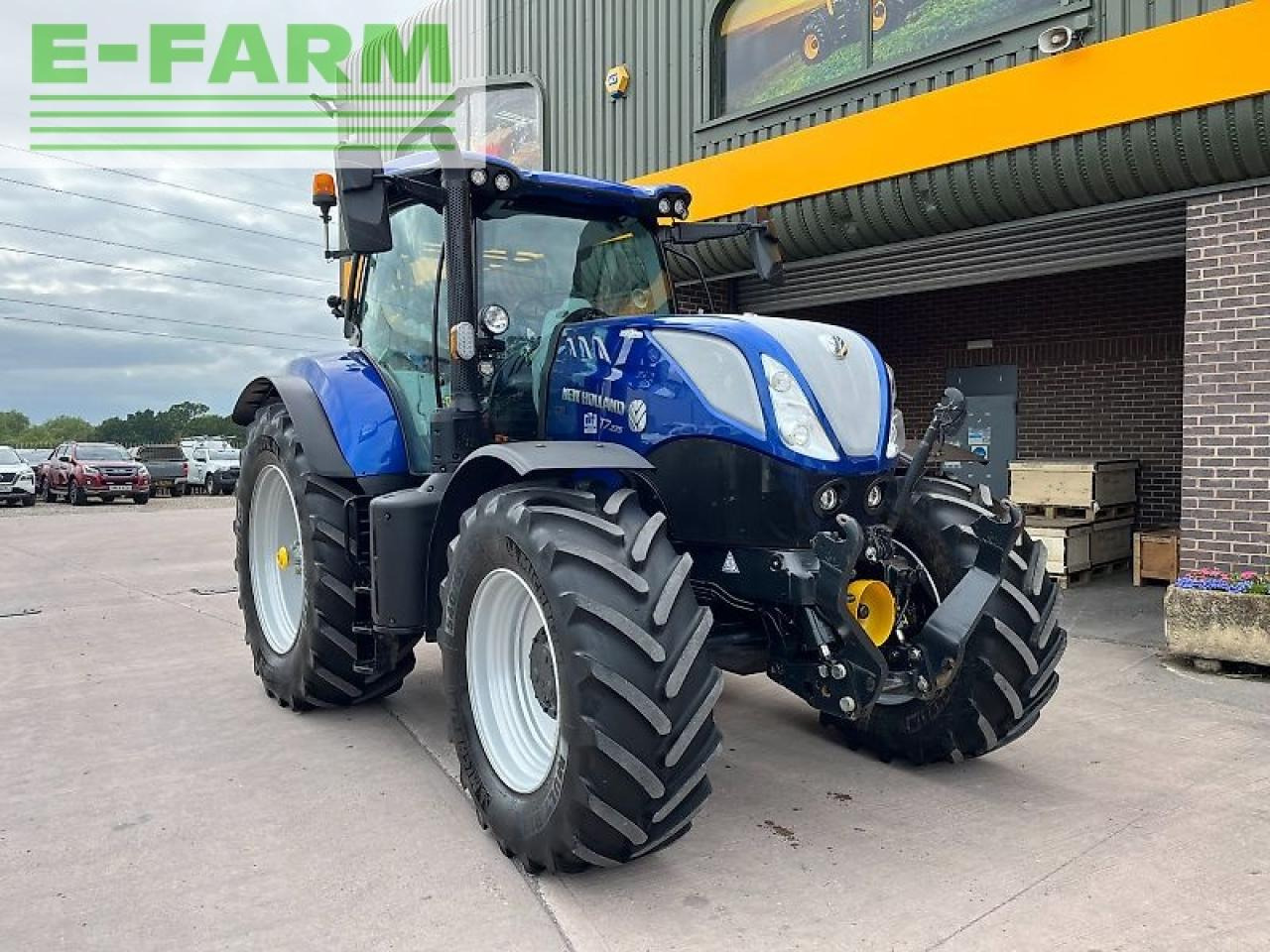 Farm tractor New Holland t7.225