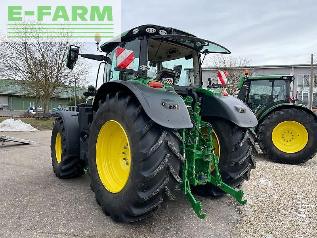 Farm tractor John Deere 6r 195