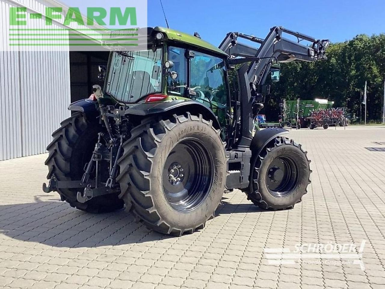 Farm tractor Valtra g 125 eh