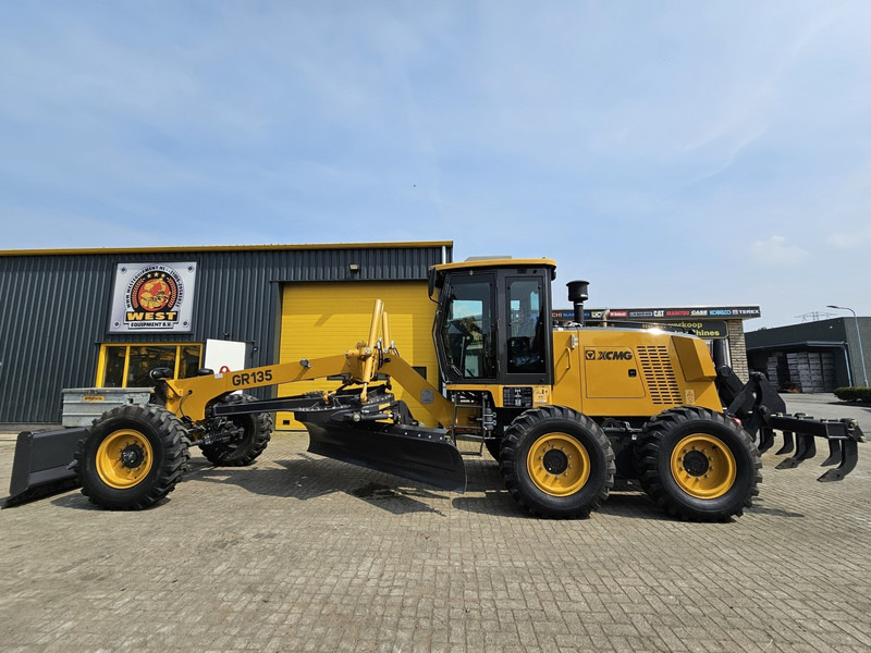 New Grader XCMG GR135